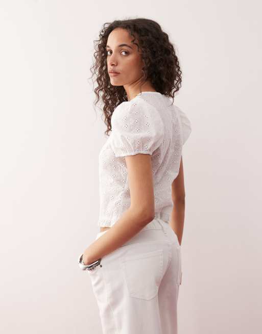 Lioness broderie puff sleeve button down tie detail cropped top co-ord in white, 4 of 4