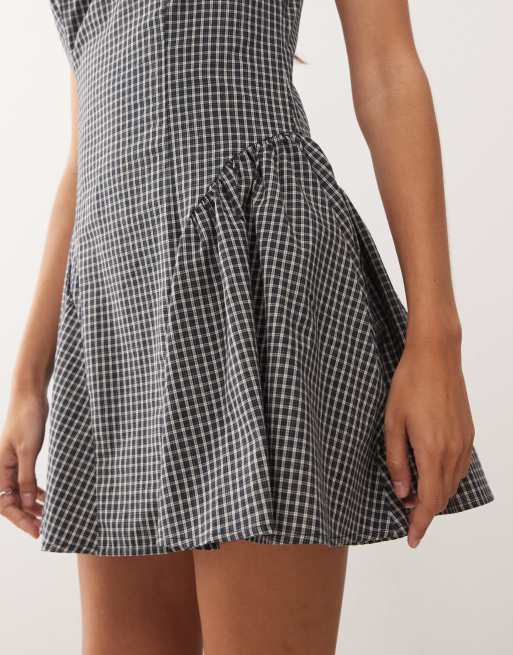 Lioness Chelsea high neck gathered hip detail mini dress in black check, 3 of 4