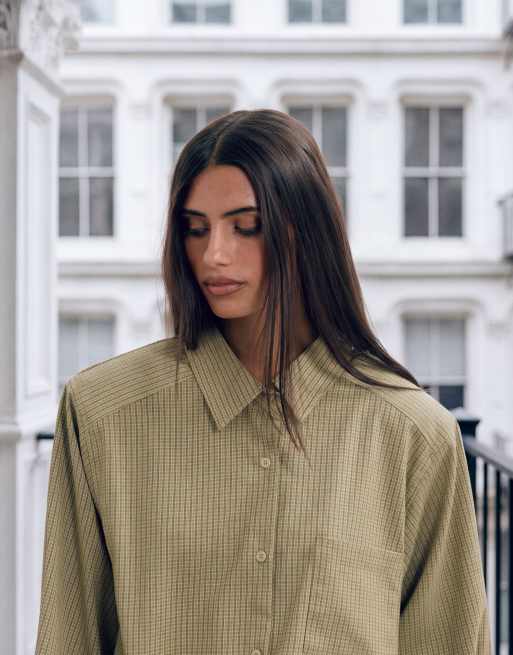 Lioness chemise oversize à épaulettes, boutonnage devant, multiportée, beige à carreaux