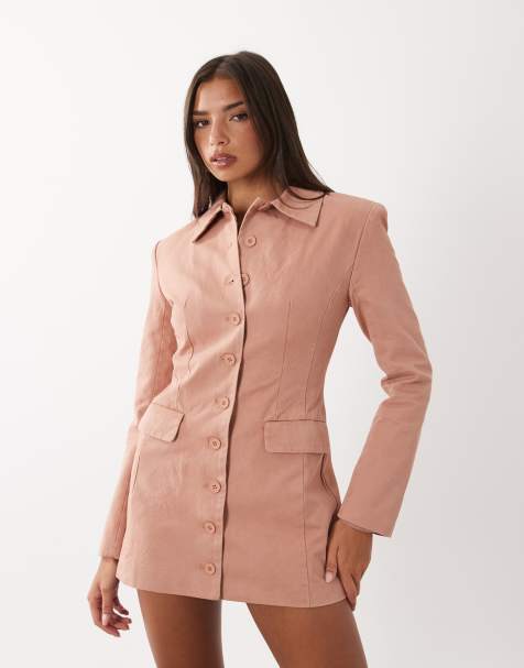 Lioness – Cheri – Elegantes Mini-Blazerkleid aus Baumwolle in Rosé mit Schulterpolstern und Knopfleiste - view 1