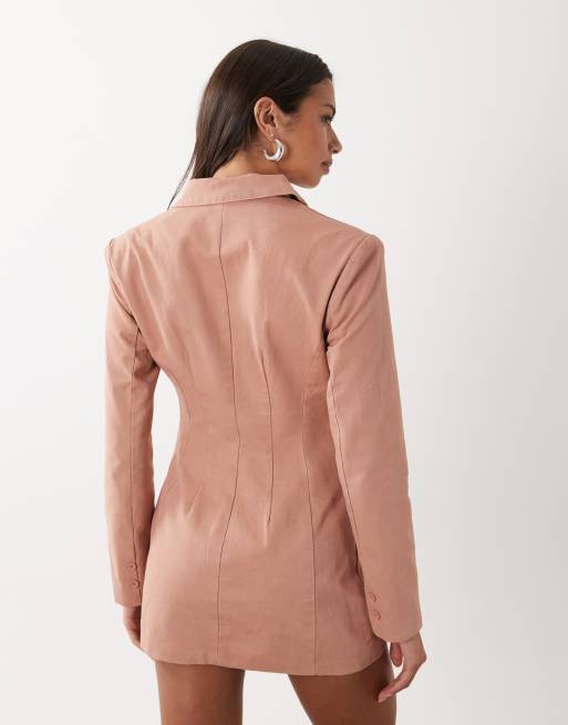 Lioness - Cheri - Robe blazer courte ajustée en coton avec épaulettes et boutons sur le devant - Rose thé, 4 de 4