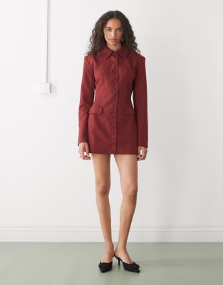 Lioness - Cheri - Vestito blazer corto sartoriale rosso strutturato con bottoni sul davanti - view 1