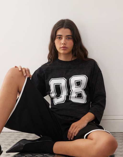 Lioness – City – Oberteil in Schwarz mit Dreiviertelärmeln und „08“-Sport-Print, Kombiteil