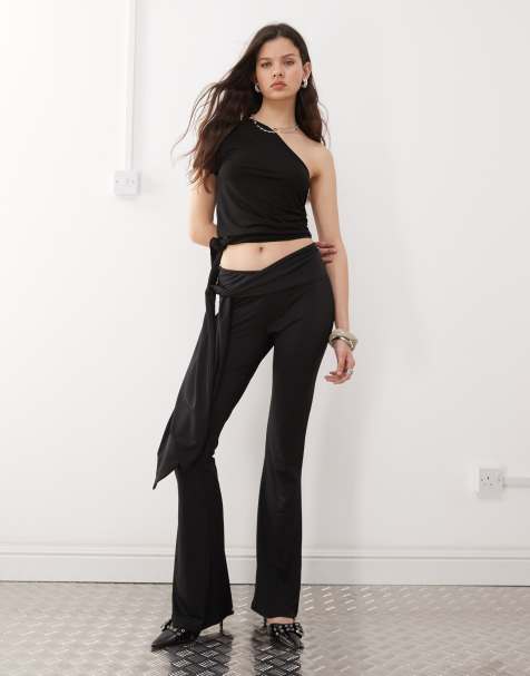 Lioness - Co-ord set van top met blote schouder en gestrikte zijkant en broek met lage taille en gestrikte zijkant van gladde stof in zwart - view 1