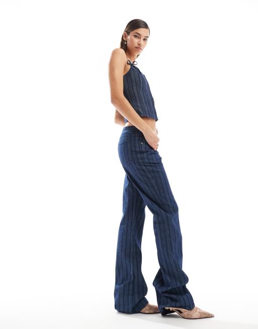 Lioness - Coordinato in denim blu scuro gessato con top a corsetto con fiocchi e jeans a zampa