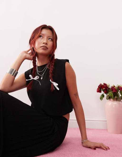 Lioness - Crop top squadrato senza maniche in maglia color nero in coordinato 