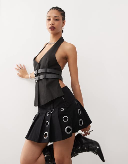 Lioness – Czarny dopasowany top z dekoltem halter i dwiema klamrami w talii