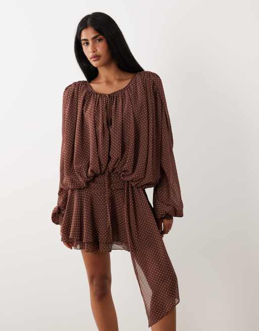 Lioness - Elements - Mini jurk van chiffon met gedrapeerd detail, ballonmouwen en gestrikte taille in chocoladebruin met stippen, 2 van 4