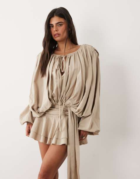 Lioness Elements Petite Leinen-Minikleid mit Drapierung, Ballonärmeln und Bindegürtel in Beige - view 1