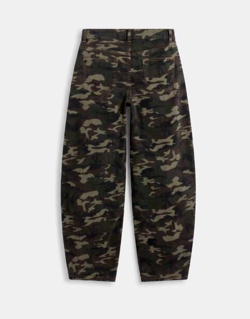 Lioness exclusive Horseshoe barrel leg jeans in camo, 7 of 9