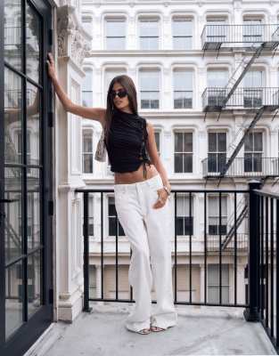 Lioness Exclusive Top Model Wide Leg Studded Detailing Jeans In White