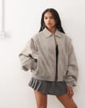 [Lioness] Lioness exclusive Vista leather look contrast stitch bomber jacket in taupe-Grey XXS Taupe
