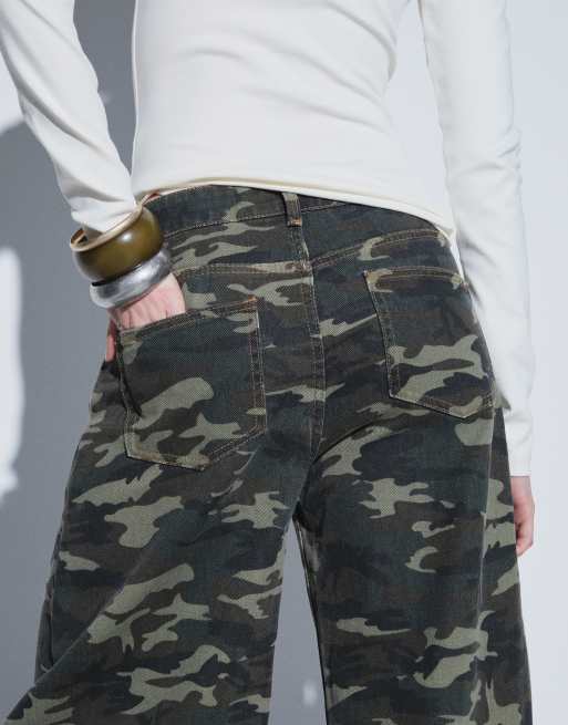 Lioness exklusiva Horseshoe-jeans med barrel-ben i camo, 5 av 9