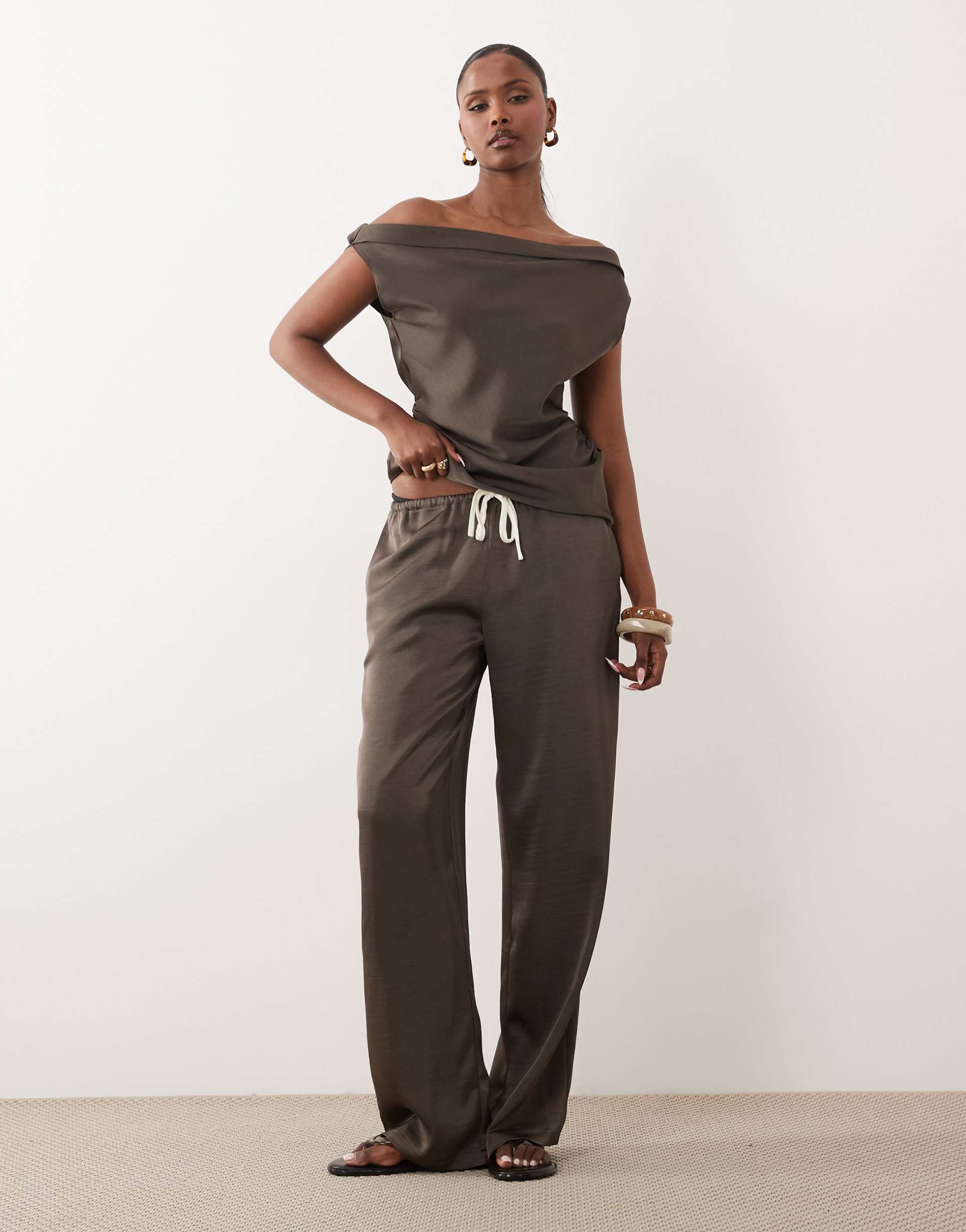 lioness femme pant satin contrast tie relaxed leg pants in mocha