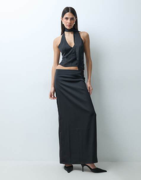 Lioness - Front Row - Coordinato nero con gonna lunga dritta e top in raso allacciato al collo con dettaglio foulard - view 1
