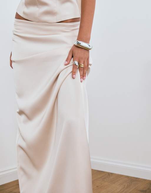 Lioness Front Row satin kolonne-maxinederdel i creme, del af sæt, 2 af 5
