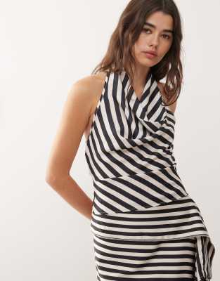 Lioness - Heritage - Gestreiftes Neckholder-Top in Schwarz und Cremeweiß mit Wasserfallausschnitt und Rückenausschnitt, ...