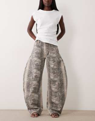 Lioness Horseshoe Barrel Leg Jeans In Multi