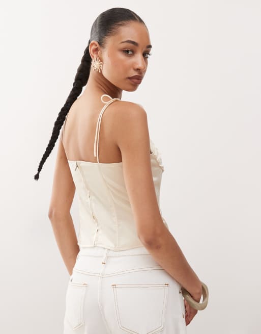 Lioness – Humphrey – Camisole-Top im 90er-Look in Cremeweiß mit eckigem Ausschnitt und geraffter Brustpartie, 4 von 4