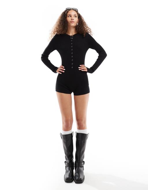 Lioness – Langärmliger, figurbetonter Playsuit in Schwarz mit Druckknopfleiste