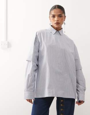 Lioness - Langärmliges, gestreiftes 2-in-1-Hemd in Blau und Weiß mit T-Shirt-Overlay mit Oversize-Schnitt, Kombiteil