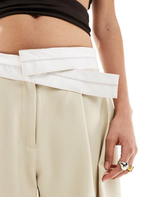 Lioness low rise tailored contrast waistband pants in beige, 4 of 5