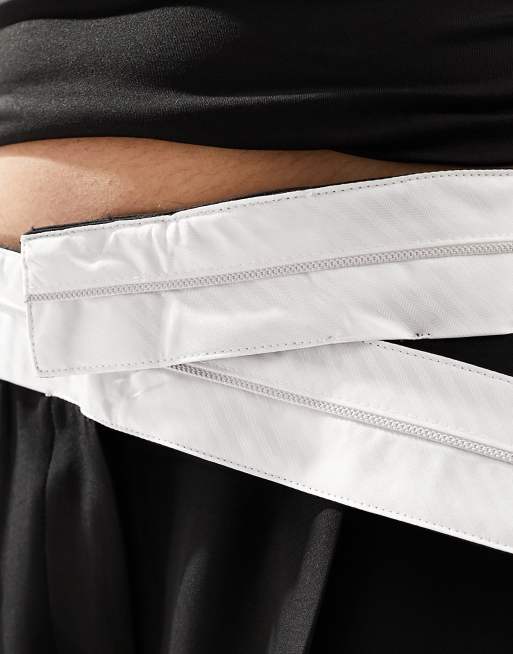 Lioness low rise tailored contrast waistband pants in black, 2 of 5