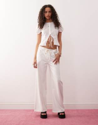 Lioness Muse High Rise Jeans In Porcelain In White