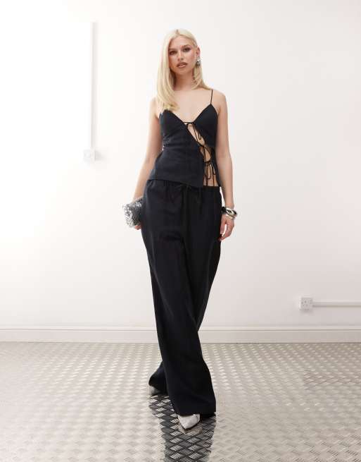 Lioness Mariah linen blend asymmetric cutout bow tie detail cami top co-ord in navy, 4 of 4