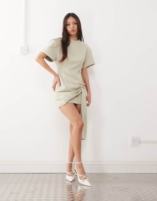 Lioness - Martini - Robe courte structurée à col montant et taille drapée avec détail métallique - Vert matcha