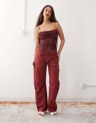 Lioness - Miami Vice - Jeans in Burgunderrot mit weitem Bein, niedrigem Bund und Taschendetail, Kombiteil