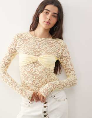 Lioness - Midnight - Langärmliges Oberteil aus transparenter Spitze in Buttergelb