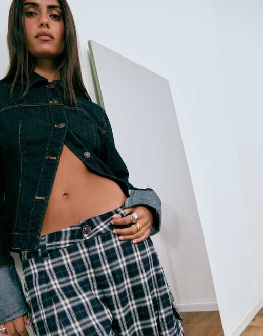 Lioness Nova relaxed barrel leg trouser in navy plaid check, 3 of 5