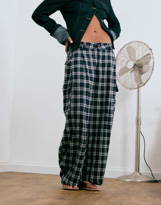 Lioness Nova relaxed barrel leg trouser in navy plaid check, 5 of 5
