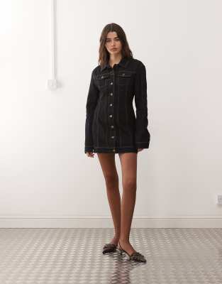 Lioness - Rider - Tailliertes Mini-Jeanskleid in dunkler Waschung mit hohem Baumwollanteil und durchgehender Knopfleiste...