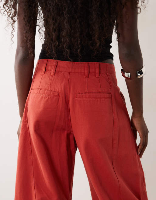 Lioness Sideline barrel leg jeans in crimson, 4 of 5