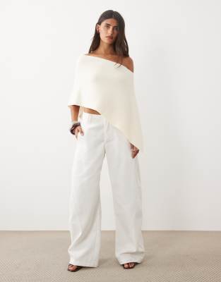 Lioness Sideline Barrel Leg Jeans In White