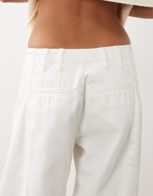 Lioness Sideline barrel leg jeans in white, 4 of 5