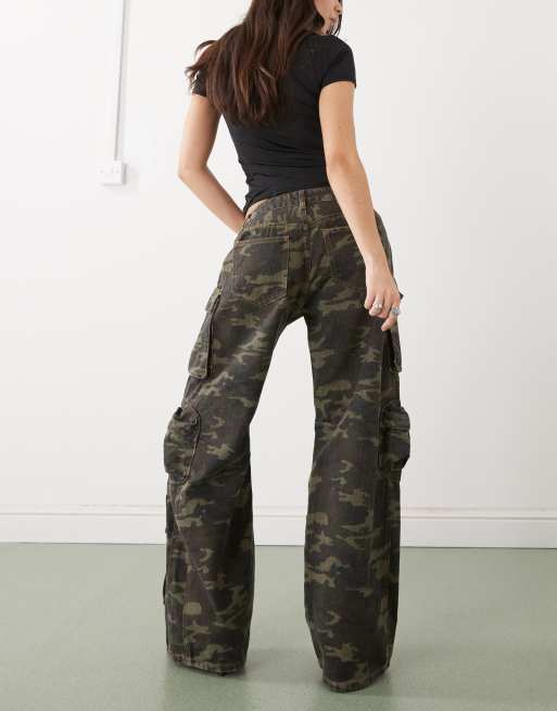 Lioness Sweetness low rise pocket detail oversized cargo jeans in khaki camo, 3 of 5