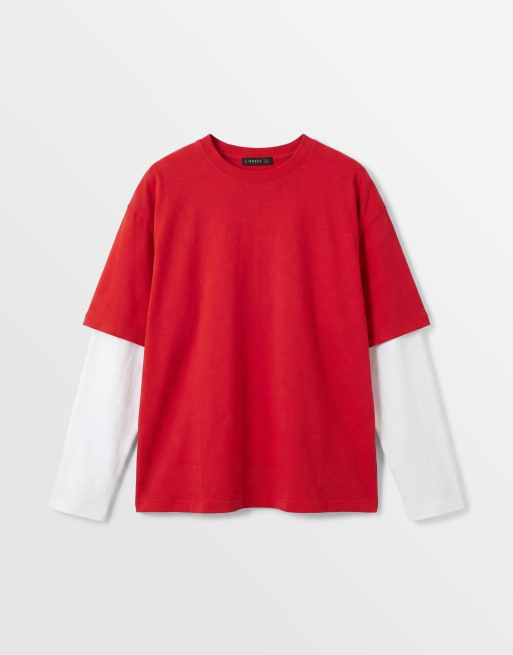 Lioness - T-Shirt 2 in 1 con camicia a maniche lunghe bianca a righe e T-shirt oversize rossa sovrapposta, 5 di 7