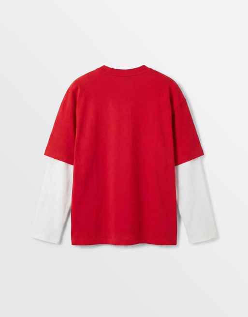 Lioness - T-Shirt 2 in 1 con camicia a maniche lunghe bianca a righe e T-shirt oversize rossa sovrapposta, 6 di 7