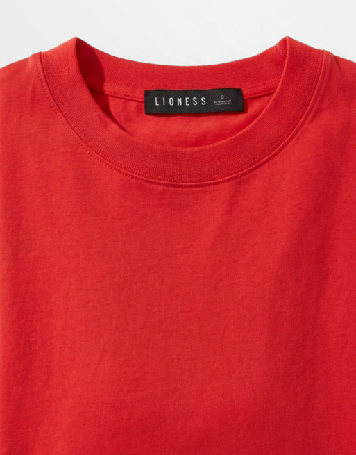 Lioness - T-Shirt 2 in 1 con camicia a maniche lunghe bianca a righe e T-shirt oversize rossa sovrapposta, 7 di 7