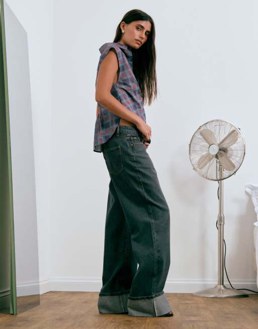 Lioness Top Model cuffed hem jeans in charcoal, 4 of 5
