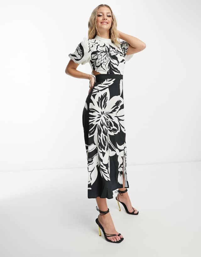 Lipsy midi puff sleeve dress with open back detail in monochrome floral