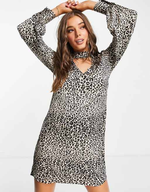 Lipsy - Robe avec encolure façon ras de cou - Léopard