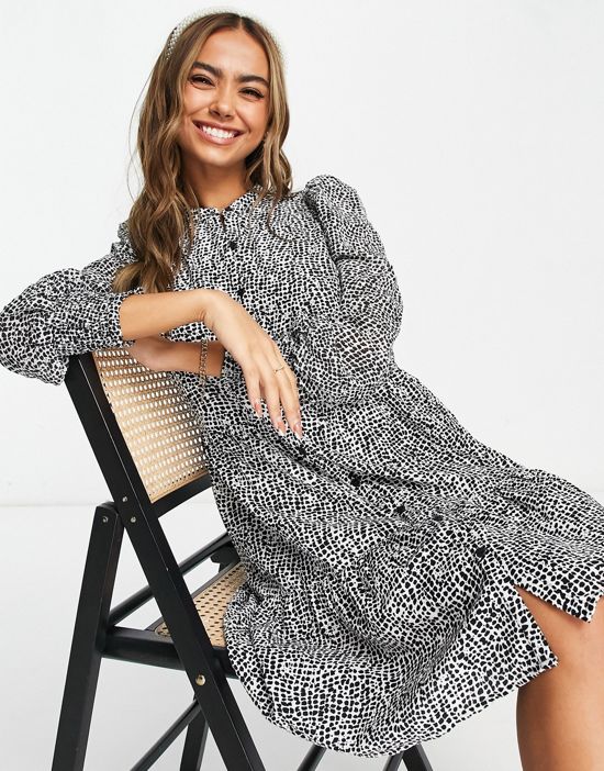 https://images.asos-media.com/products/lipsy-smock-mini-shirt-dress-in-leopard-print/200577568-4?$n_550w$&wid=550&fit=constrain