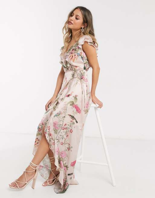 Lipsy x Abbey Clancy – Różowa kwiecista sukienka midi z kopertowym przodem i falbankami
