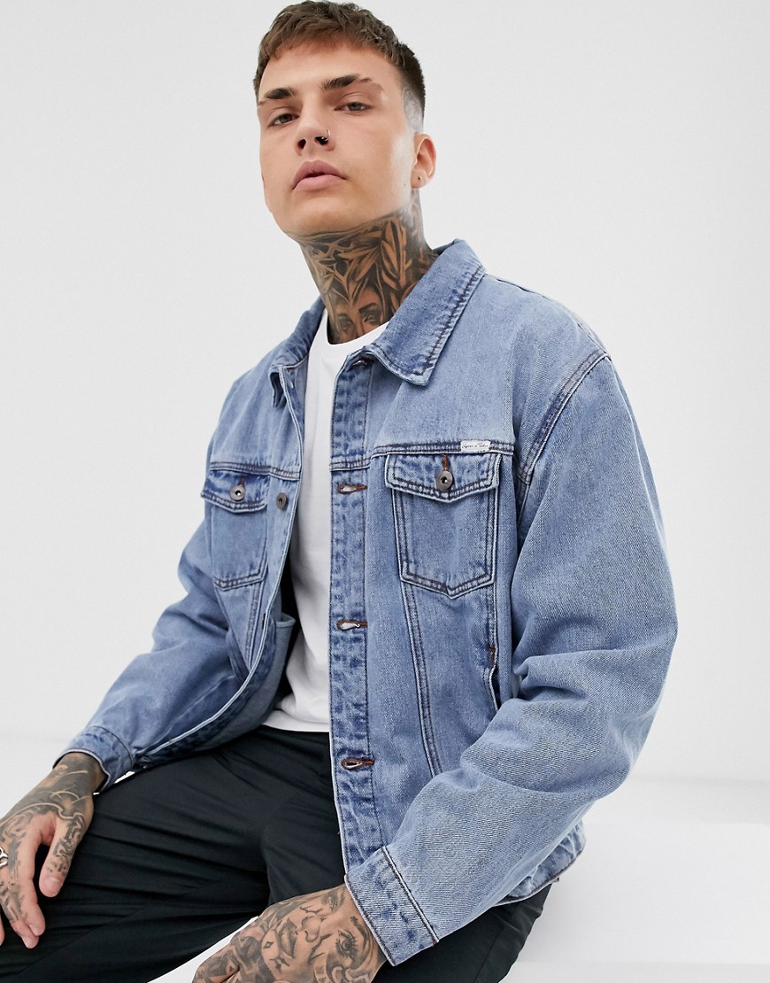 Liquor N Poker – Blå stentvättad jeansjacka i oversize-modell