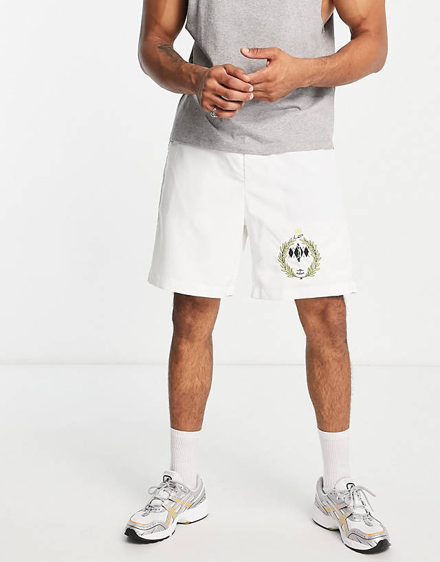 Liquor N Poker - co-ord shorts in off white with golf club embroidery