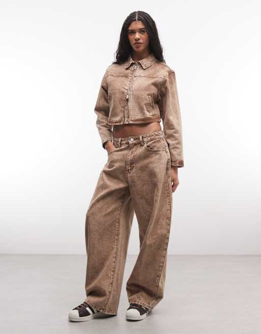 Liquor N Poker - Coordinato con jeans e giacca di jeans squadrata color pietra con zip